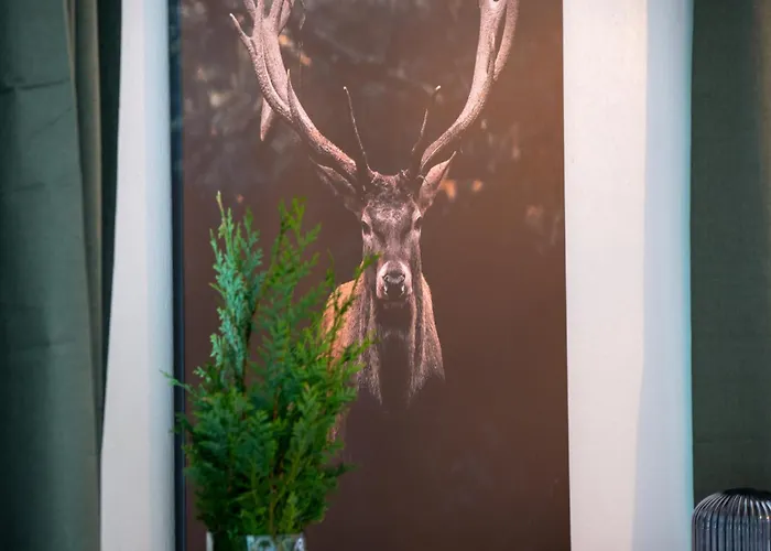 Hirsch Gretel - Garten Mit Grill - Wald